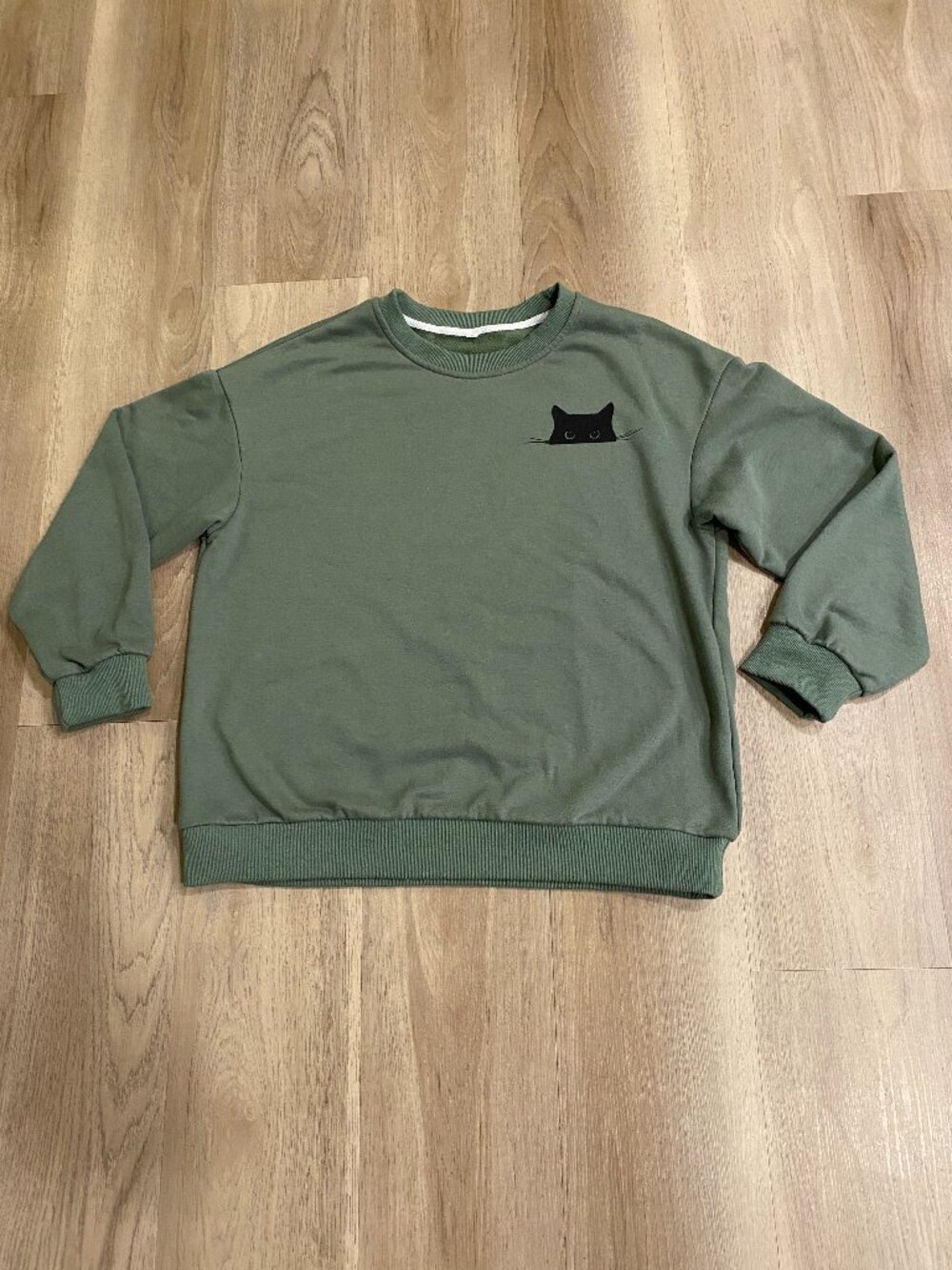 😻 Cat Peeking Sweatshirt Olive Green Graphic Pullover Large Cozy Cat Lover 😻
